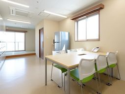 明るい居室の空間