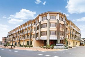 モダンな建物の外観