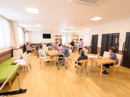 活気ある共有スペース