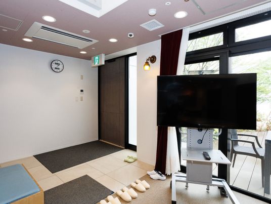 リビングの清潔な空間