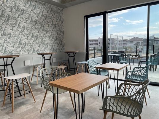 スタイリッシュなダイニングスペース