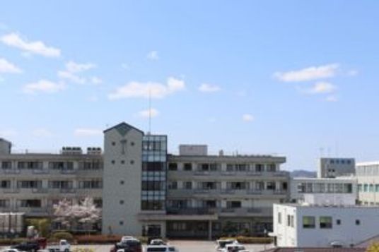 開放的な建物外観