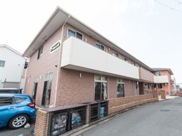 レンガ造りの建物外観