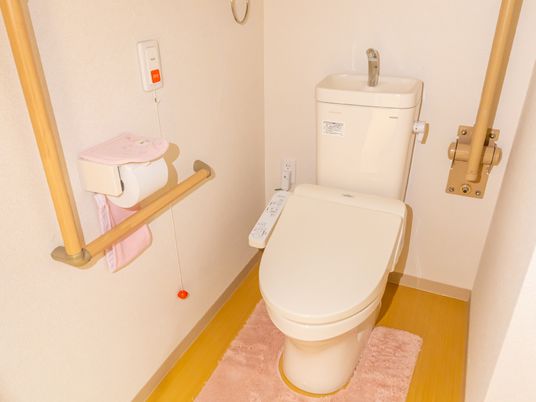 手すり付きトイレ設備