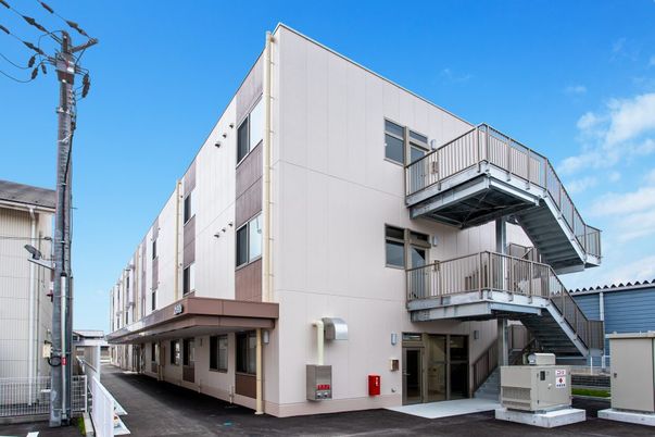 整備された施設の外観