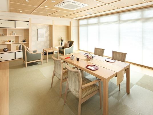 明るい和室のダイニング