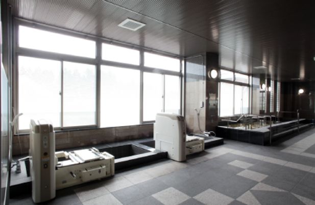 広々とした浴室