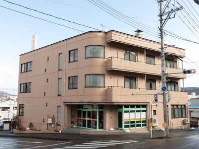 多階層の建物外観