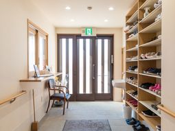 清潔なエントランス風景