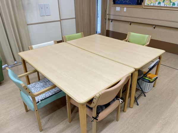 ゆったりとした食堂
