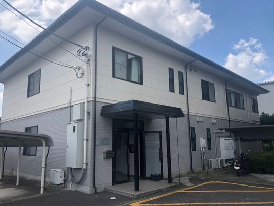 清潔な施設の外観