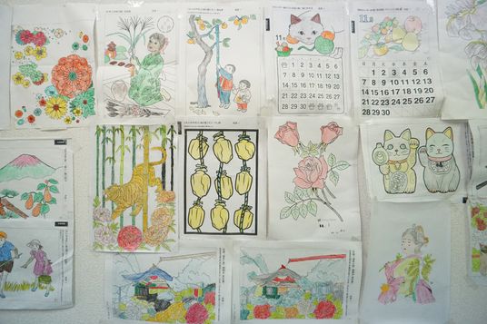 彩り豊かな手作り絵掲示物