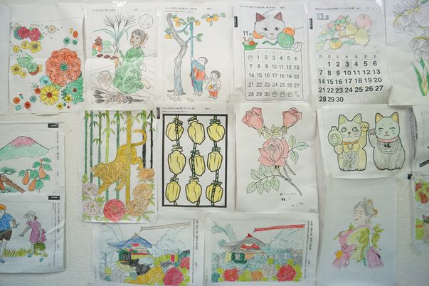 彩り豊かな手作り絵掲示物