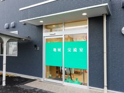 清潔感のある施設エントランス