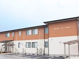 清潔な外壁の建物
