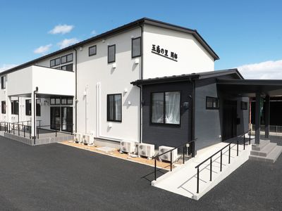 きれいな施設の外観