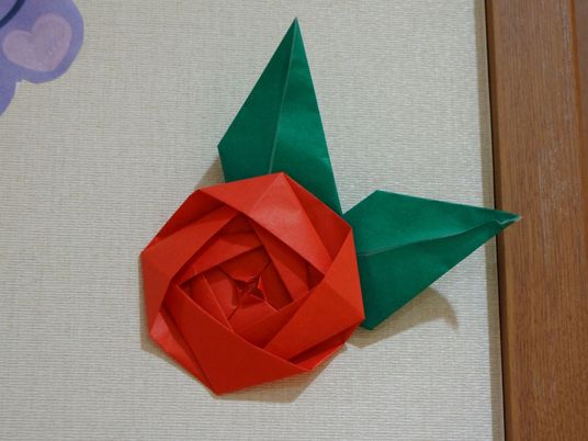 折り紙の花壁面装飾