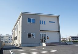 日当たり良好な庭のある建物