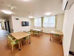 和気あいあいとした食堂