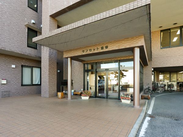 清潔感あるエントランス