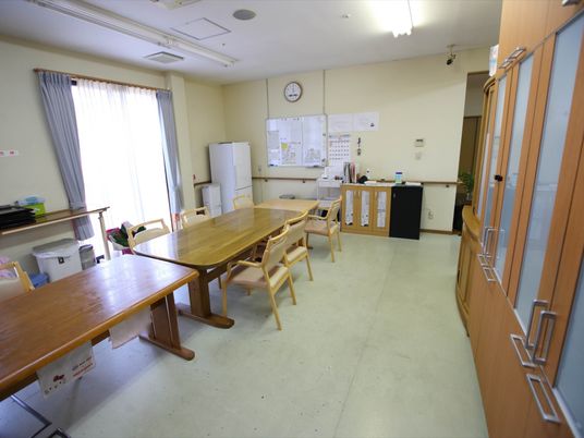 広々した食堂の一角
