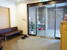 エントランスの待合スペース