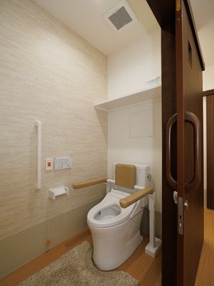 バリアフリーなトイレ設備