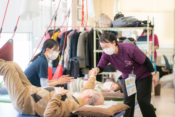 元気づける様子の機能訓練室