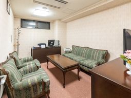落ち着いた雰囲気のロビー