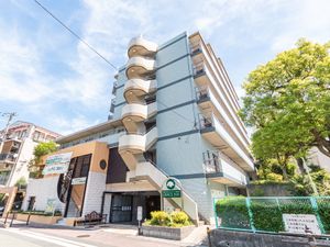都会的な建物の外観