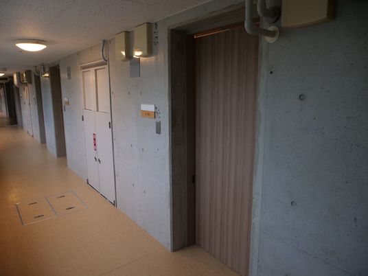 廊下の設備とエレベーター