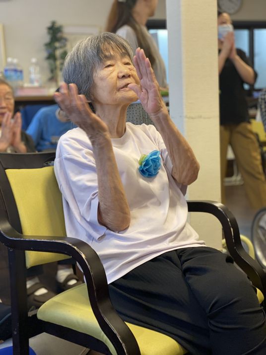 楽しそうな様子の利用者