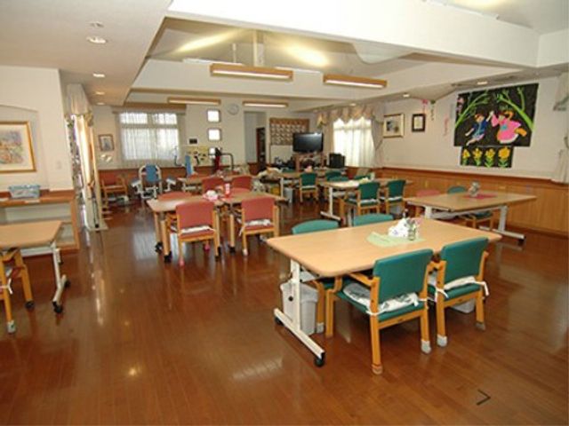 広々とした食堂の風景 食堂 充実した設備を備えた食堂で、利用者様の快適な食事のサポートを行うやりがいのある仕事です。