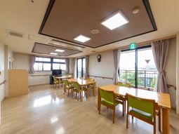 明るい食堂の室内  