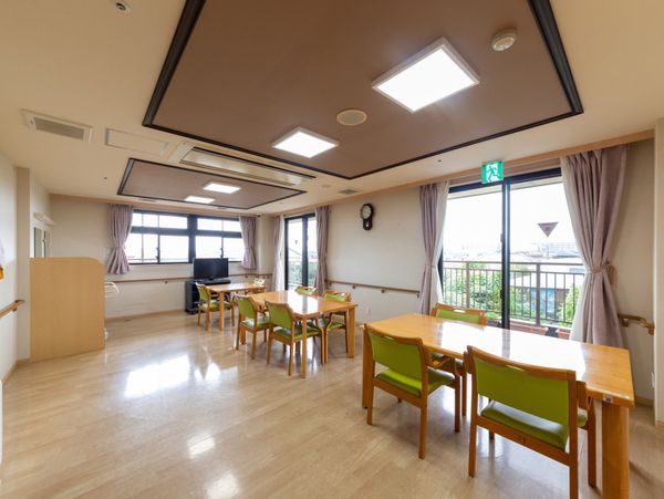 明るい食堂の室内  