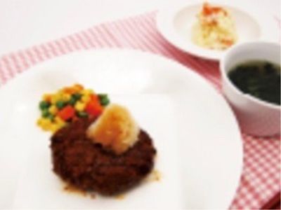 彩りの良い食事提供