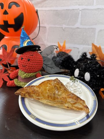 喫煙所の飾り イベント食 季節感ある飾りが施された空間です。見るだけで楽しさが伝わる工夫がされています。