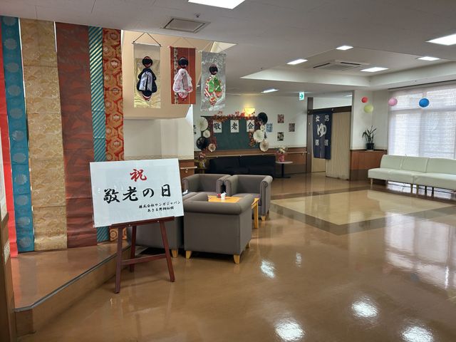 和風装飾の広間 ロビー 落ち着いた和風の装飾が施された広間で、座り心地の良いソファにくつろげます。