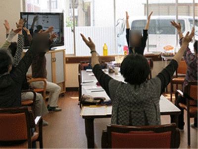 活動する人々の多目的室