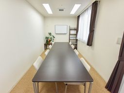 シンプルな会議室