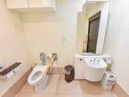 バリアフリーなトイレ空間