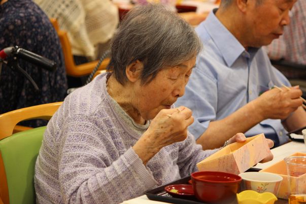 落ち着いた食堂