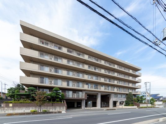 外観の建物全景  