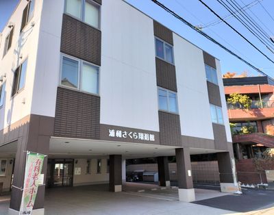 落ち着いた雰囲気のエントランス