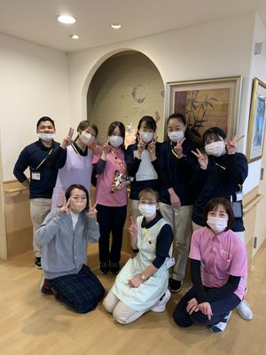 元気なスタッフの集合スタッフイメージ