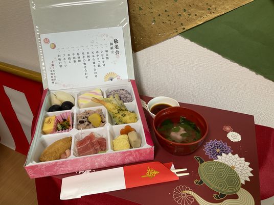華やかな料理
