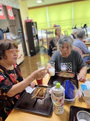 利用者たちの昼食風景