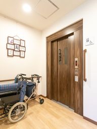 車椅子用エレベーター