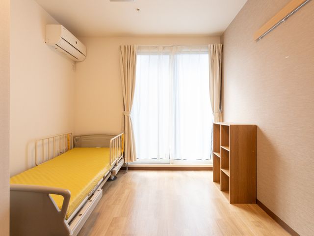 自然光が差し込む居室 居室 明るく広々とした空間のため、快適に過ごせます。自然光がたっぷり入る設計です。