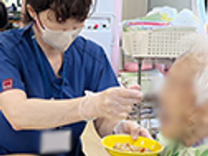 食事介助の様子